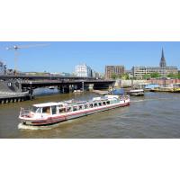 9069 Ein Fahrgastschiff der Hamburger Hafenrundfahrt fährt durch den Binnenhafen Richtung Elbe. | 